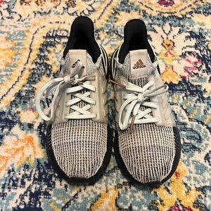 Adidas Ultra Boost Running Shoes women’s 8
